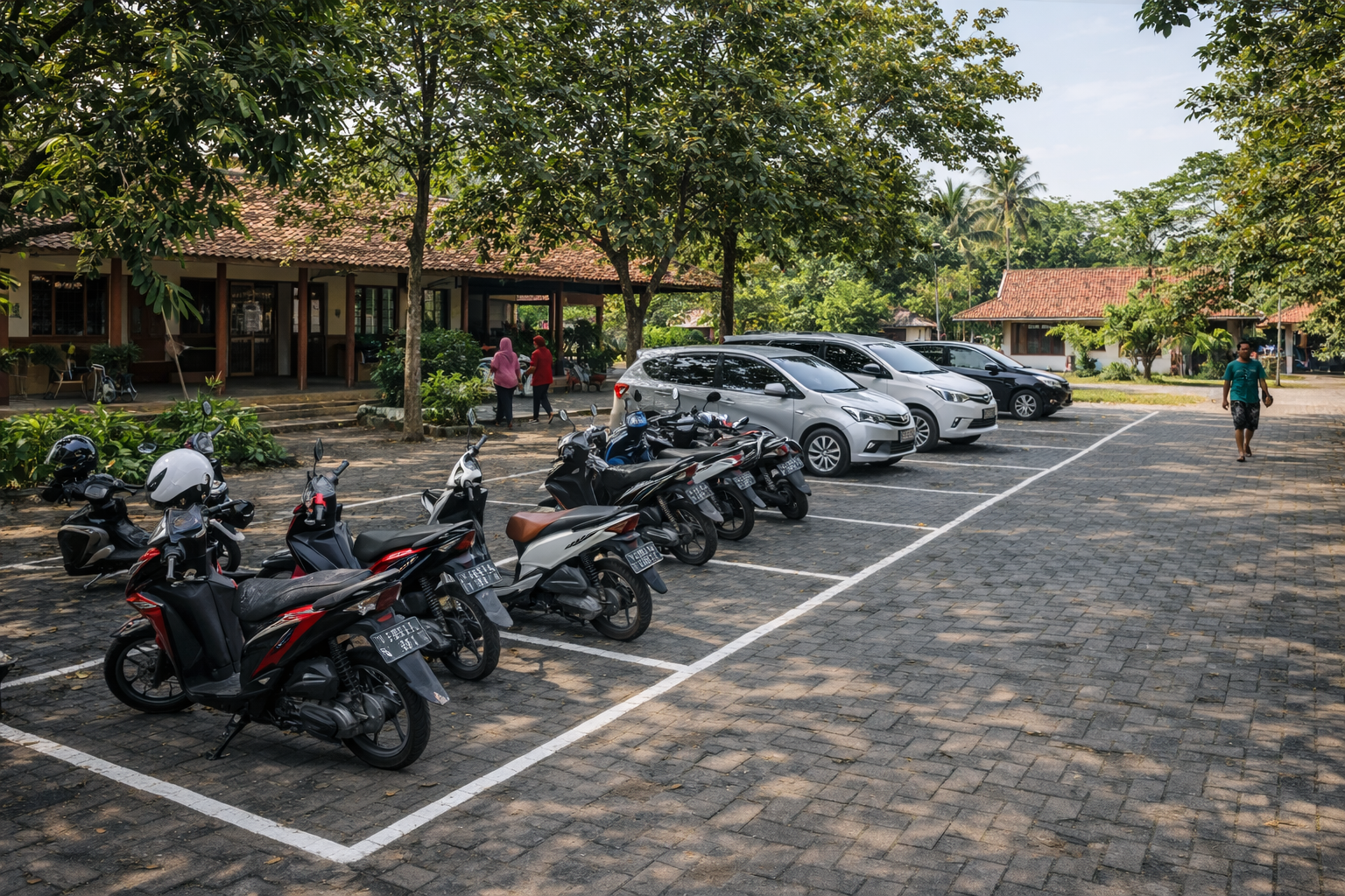 tempat parkir desa yang tertata rapi dan aman